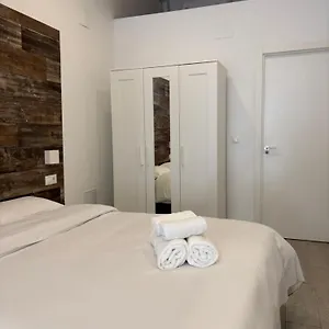  Appartamento Hermoso Piso A 3 Min De La Estacion De Bus Y Tren Ave Spagna