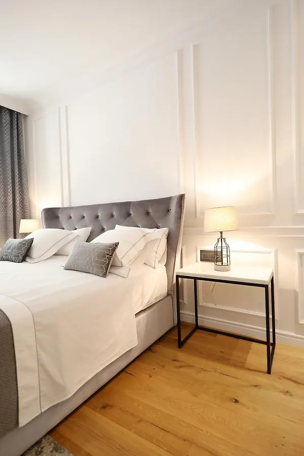 Greta Residence Zara 0*,